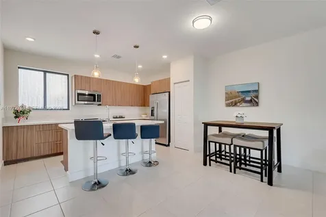 4652 NW 83rd Avenue Doral FL 33166