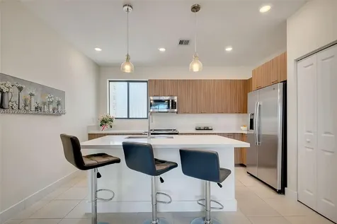 4652 NW 83rd Avenue Doral FL 33166