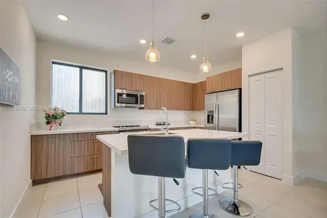 4652 NW 83rd Avenue Doral FL 33166