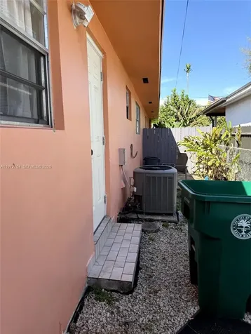 1845 NW 6th Street Miami FL 33125