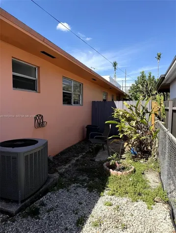 1845 NW 6th Street Miami FL 33125