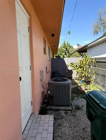 1845 NW 6th Street Miami FL 33125