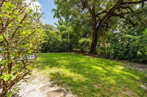 330 NE 86 Street El Portal FL 33138