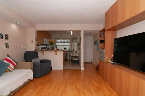 1351 SW 125th Avenue Pembroke Pines FL 33027