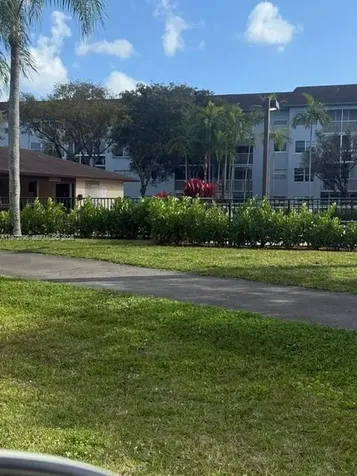 1351 SW 125th Avenue Pembroke Pines FL 33027