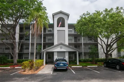 1351 SW 125th Avenue Pembroke Pines FL 33027