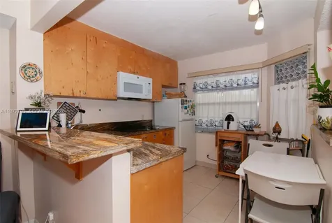 1351 SW 125th Avenue Pembroke Pines FL 33027