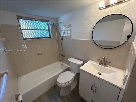 17 NE 2nd Avenue Dania Beach FL 33004