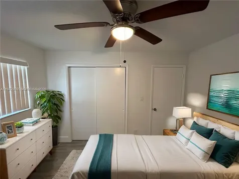 17 NE 2nd Avenue Dania Beach FL 33004