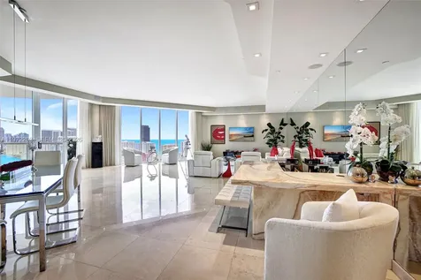 21200 Point Place Aventura FL 33180
