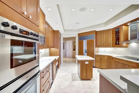 21200 Point Place Aventura FL 33180
