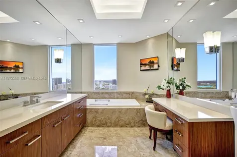21200 Point Place Aventura FL 33180