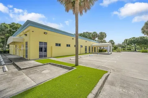 5205 Village Boulevard West Palm Beach FL 33407