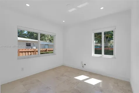 6376 SW 20th Street Miami FL 33155