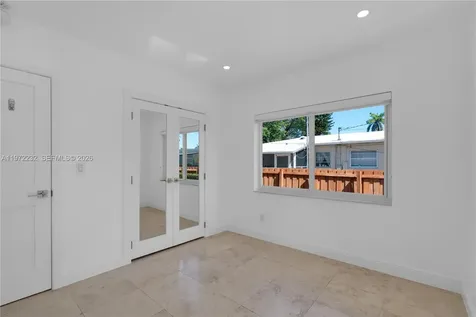 6376 SW 20th Street Miami FL 33155