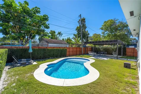 6376 SW 20th Street Miami FL 33155