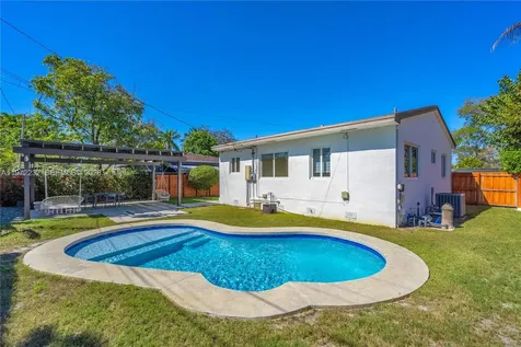 6376 SW 20th Street Miami FL 33155