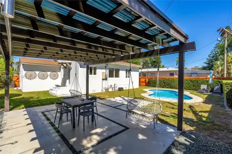 6376 SW 20th Street Miami FL 33155