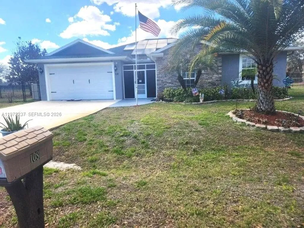 108 Oak Knolls Circle Sebring FL 33876