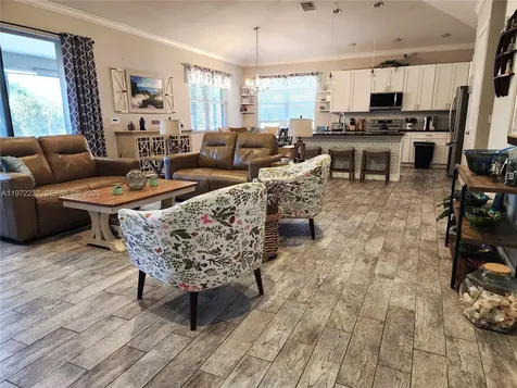 108 Oak Knolls Circle Sebring FL 33876
