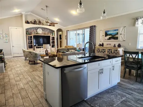 108 Oak Knolls Circle Sebring FL 33876