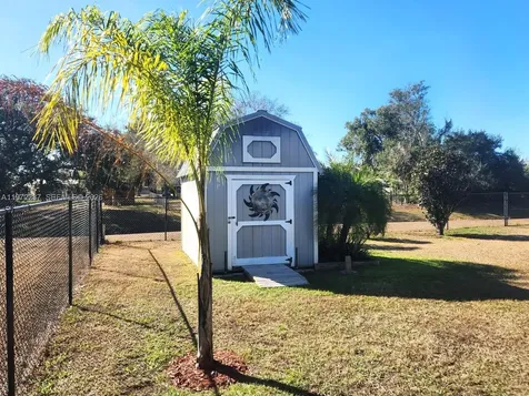 108 Oak Knolls Circle Sebring FL 33876