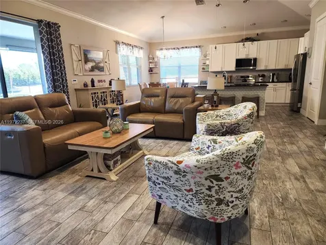 108 Oak Knolls Circle Sebring FL 33876
