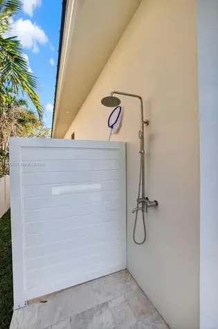2709 NE 25th Court Fort Lauderdale FL 33305