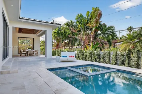 2709 NE 25th Court Fort Lauderdale FL 33305