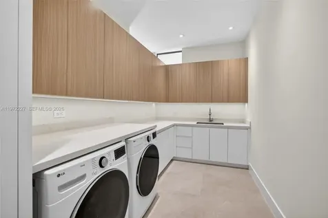 2709 NE 25th Court Fort Lauderdale FL 33305
