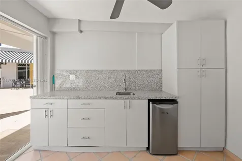 4925 Collins Avenue Miami Beach FL 33140