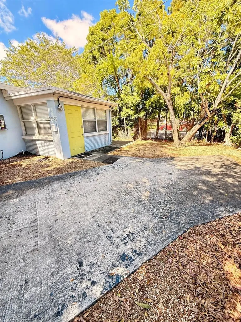 1151 NE 18th Street Fort Lauderdale FL 33305