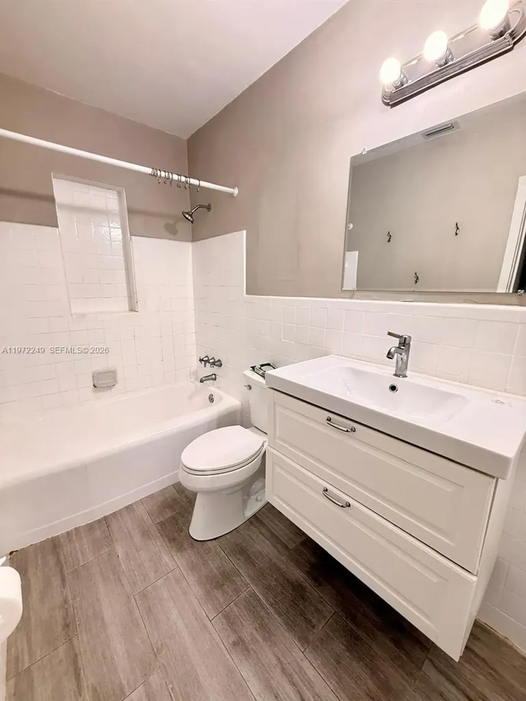1151 NE 18th Street Fort Lauderdale FL 33305