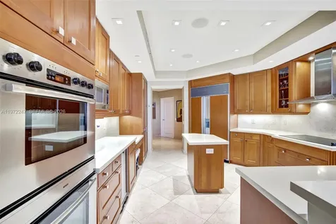 21200 Point Place Aventura FL 33180