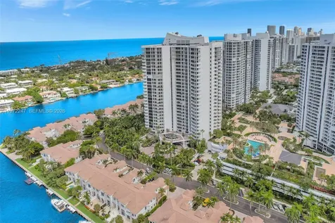 21200 Point Place Aventura FL 33180