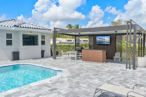 135 SW 125th Avenue Miami FL 33184
