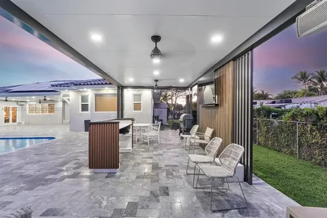 135 SW 125th Avenue Miami FL 33184
