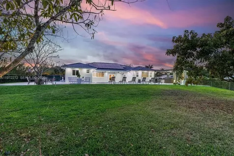 135 SW 125th Avenue Miami FL 33184