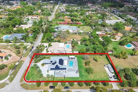 135 SW 125th Avenue Miami FL 33184
