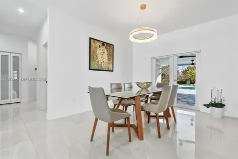 135 SW 125th Avenue Miami FL 33184