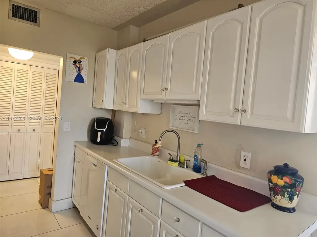 3850 Washington Street Hollywood FL 33021