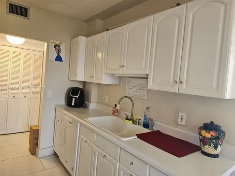 3850 Washington Street Hollywood FL 33021