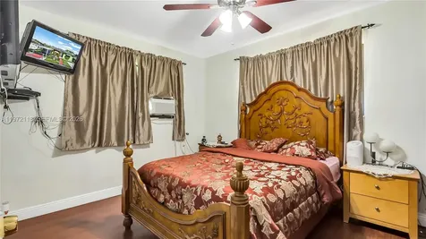 3049 NW 51st Street Miami FL 33142