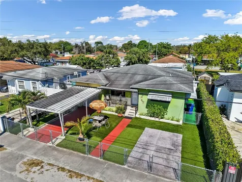 3049 NW 51st Street Miami FL 33142