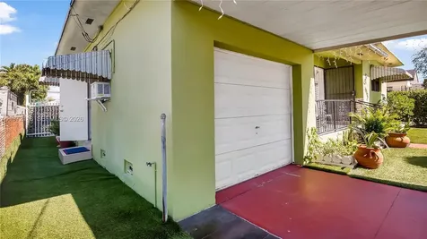 3049 NW 51st Street Miami FL 33142