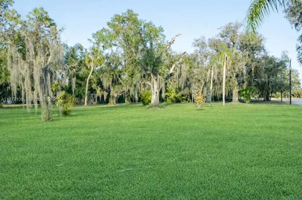 2014 Fort Denaud Road LaBelle FL 33935