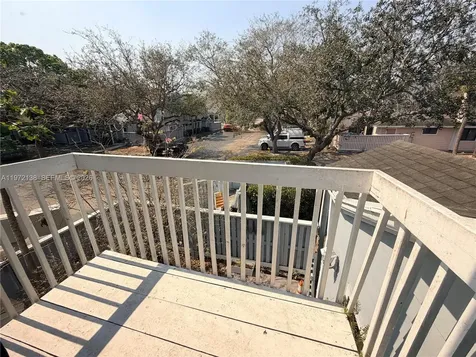 1818 Racquet Court North Lauderdale FL 33068