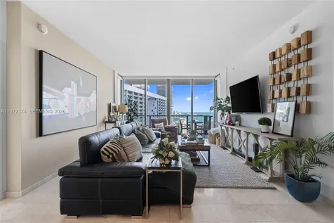 68 SE 6th Street Miami FL 33131