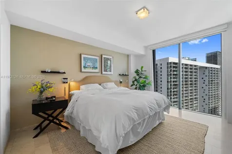 68 SE 6th Street Miami FL 33131