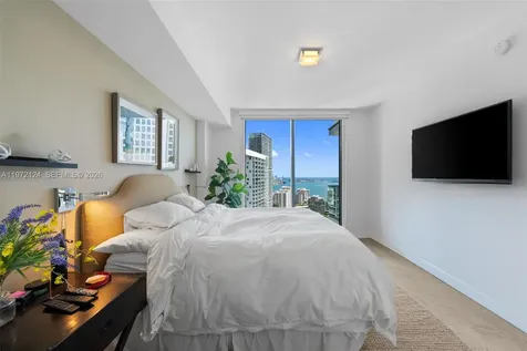 68 SE 6th Street Miami FL 33131